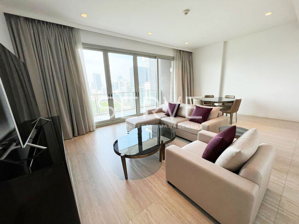 Corner Unit 3 Beds 4 Baths with Bathtub Open View 198 Sq.m. High Fl 20+ BTS Ratchadamri 300 m.-185 Rajadamri (185 ราชดำริ)
