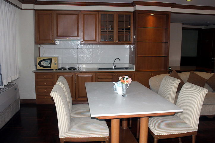 出租 Lake Avenue 公寓 Sukhumvit 16 靠近 BTS Asoke 124 平方米