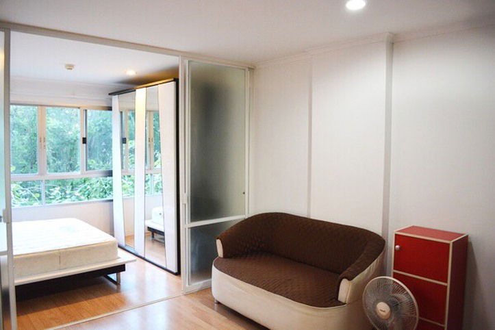 ให้เช่า 32 ตรม 1 ห้องนอน @ ลุมพินี วิลล์ รามคำแหง 26 เพียง 8,500 เดือน