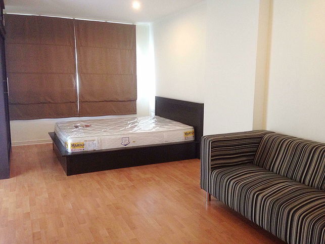 For rent 30 sqm 1 bed @ Lumpini Ville Ramkhumheang 44 only 8,000 month