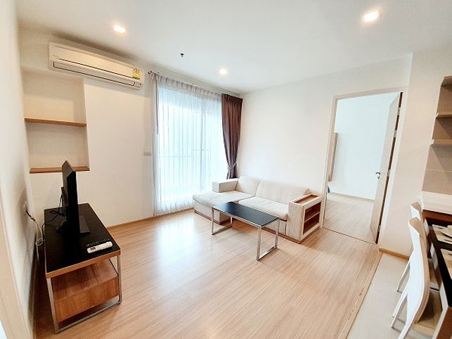 For rent! Private corner 2 beds unit with bathtub on high floor at Rhythm Sukhumvit 50