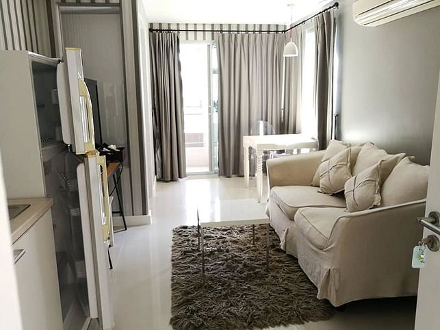 Room for rent The Clover Thonglor