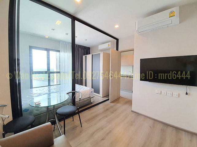 politan riive မြစ်ကမ်းပါးရှိ ကွန်ဒိုငှားရန်ရှိသည်။