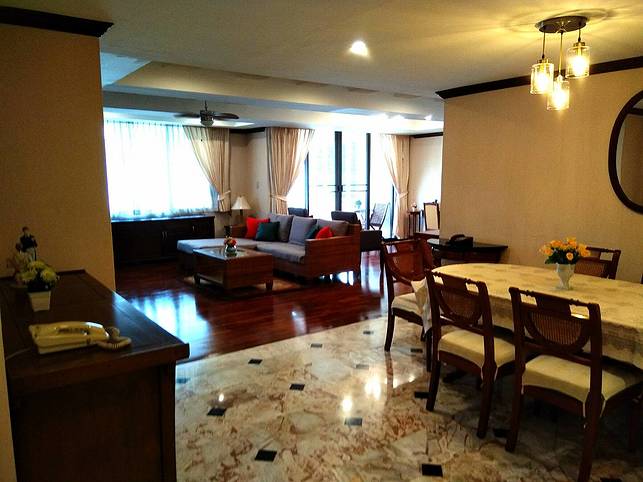 For rent Acadamia Grand Tower Sukhumvit43 near BTS Prompong