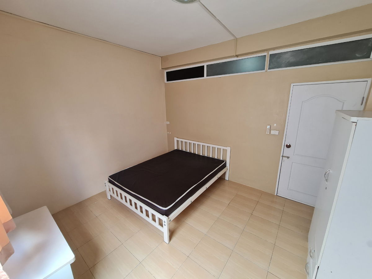 Room for rent at Chan 35 Sathorn