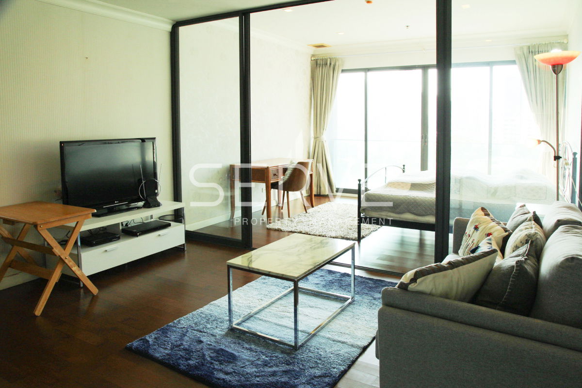 Large Studio with Partition 46.92 sq.m. at Condo Noble Remix Directly connecting to BTS Thong Lo / Condo For Rent