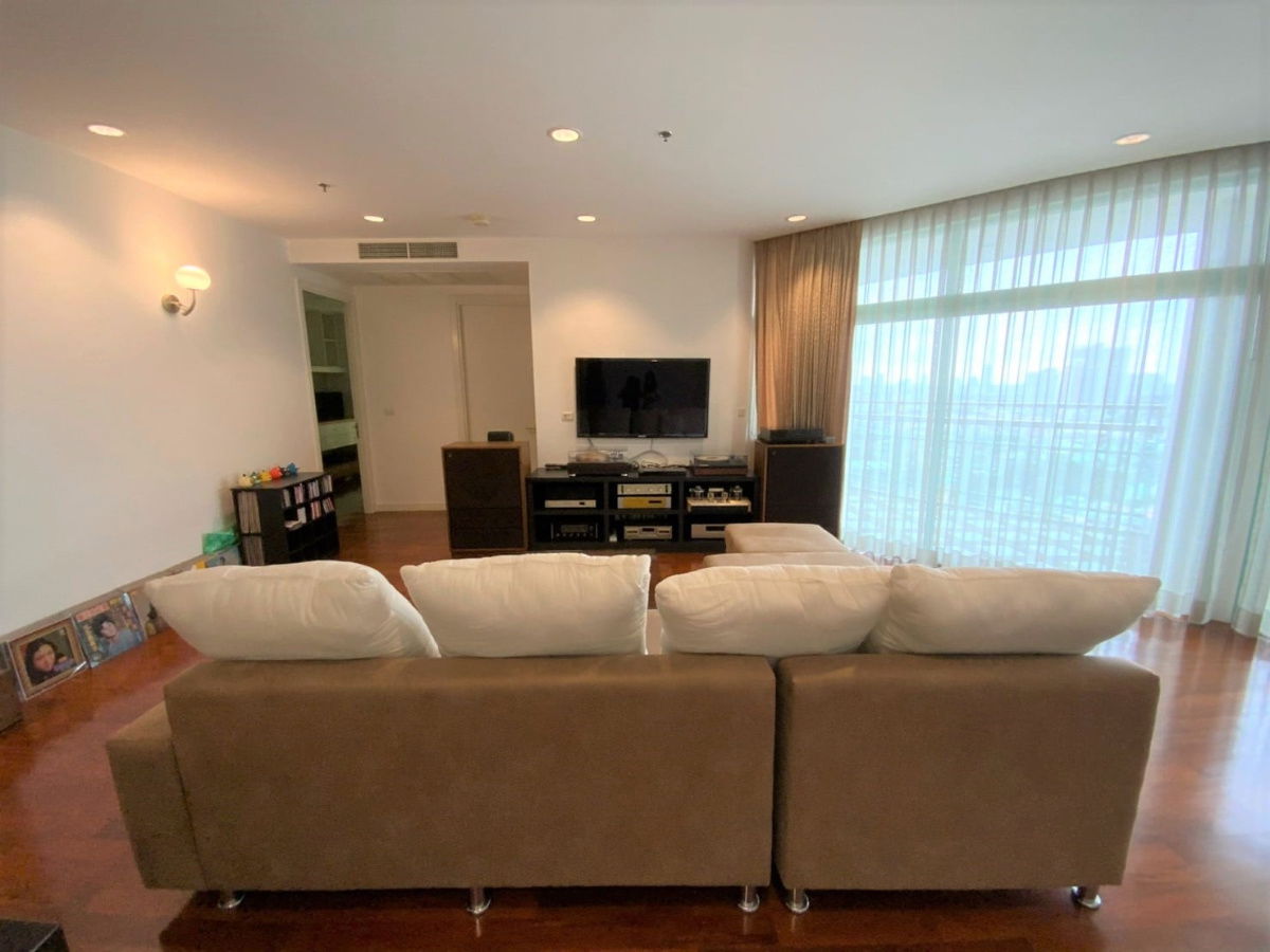 WP2275 Condo for rent Chatrium Residence Riverside, beautiful room, fully furnished, special price.
