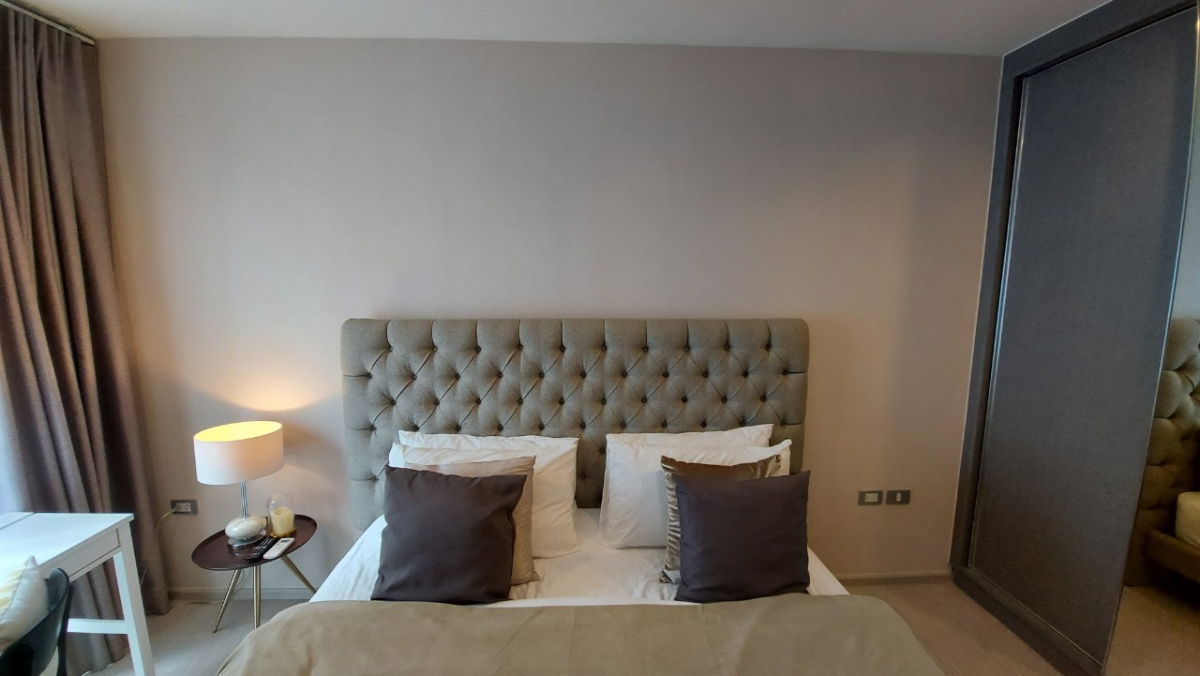 F12126 Condo for rent Rhythm Sukhumvit 36-38, beautiful room, fully furnished, washing machine, special price