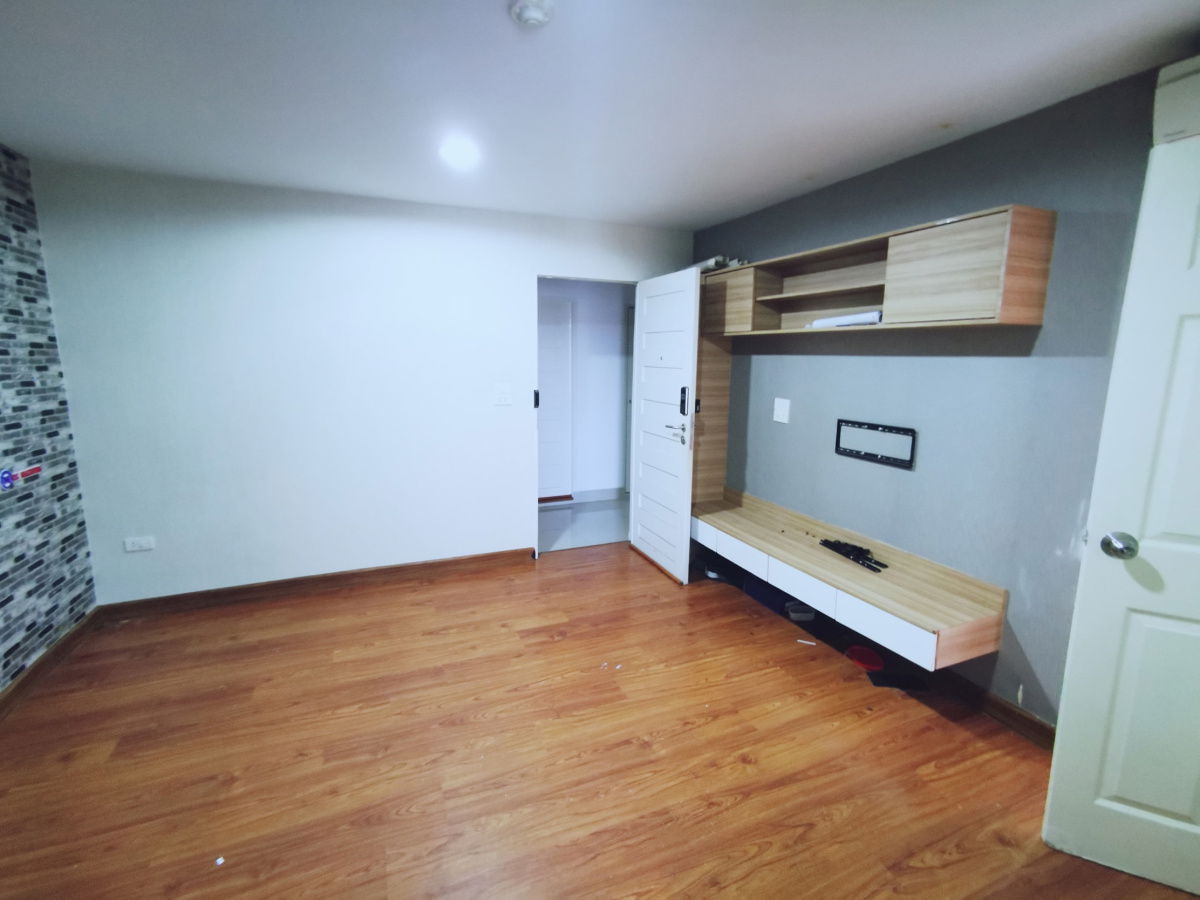 The Kump condo K Price 5,500 Bath !!!