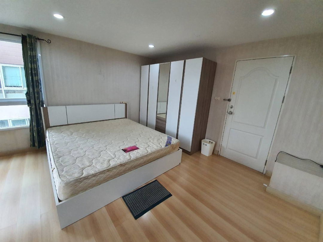 Premsiri                       park