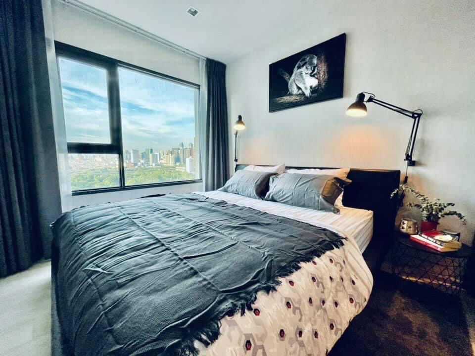 T1087 Condo for rent Life One Wireless, beautiful room, fully furnished, has a washing machine, special price