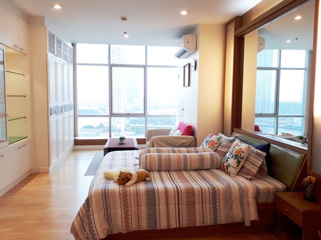 For rent Baan Sathorn Chao Phraya condo apartment 2 bed (76 sq.m.) Fully-Furnished