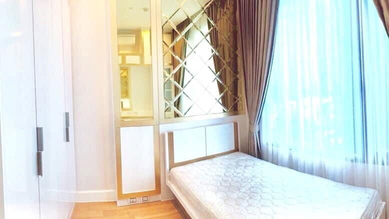 T1188 Condo for rent Equinox, beautiful room, fully furnished, has a washing machine, special price