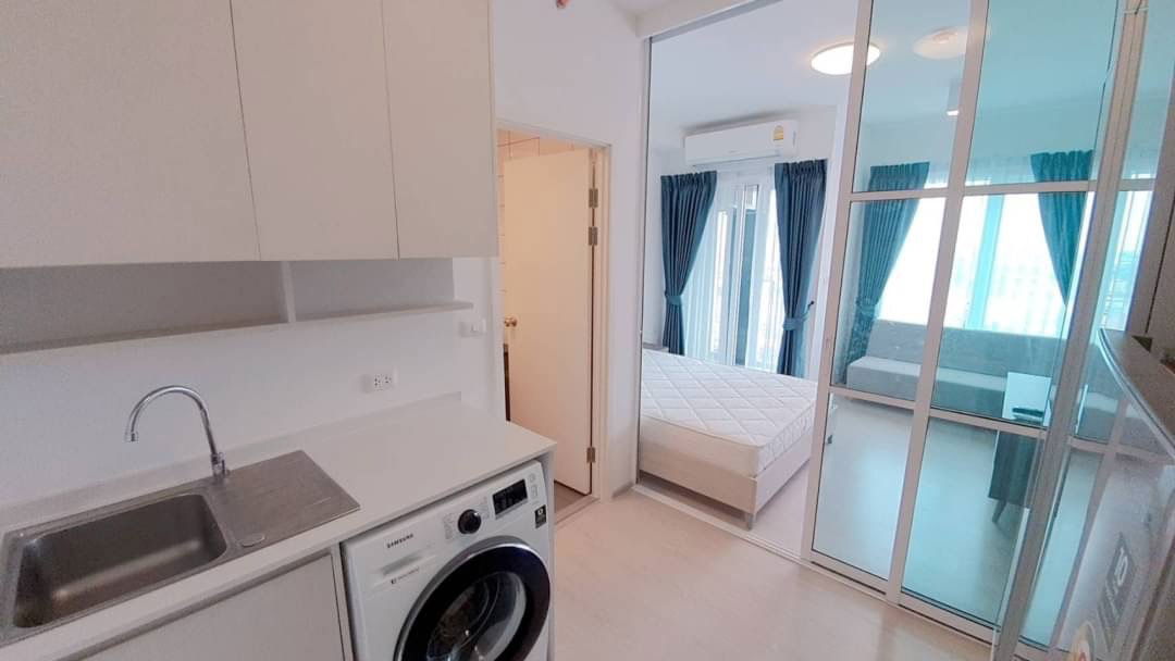 Chapter one eco 🍁 fully furnished 🍁 only10000 baht. Very new room.