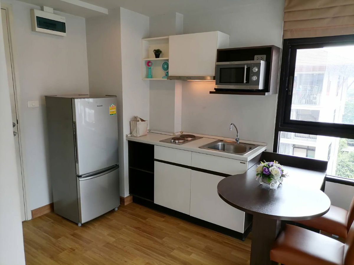 Room For rent Baan Navatara Condo