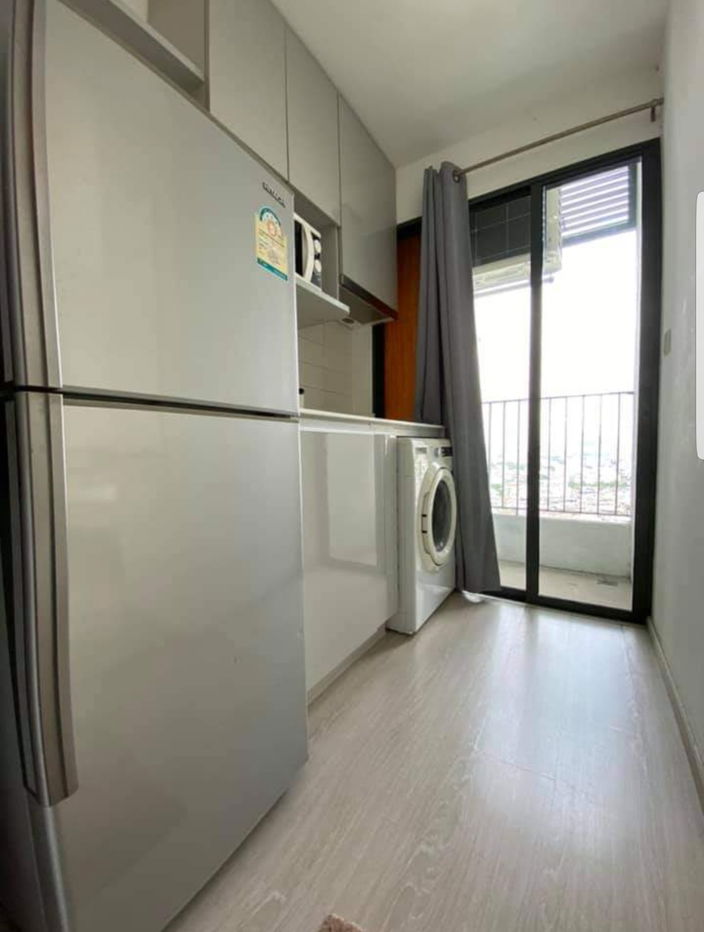 Ideo Mobi Sarhorn-Taksin for rent