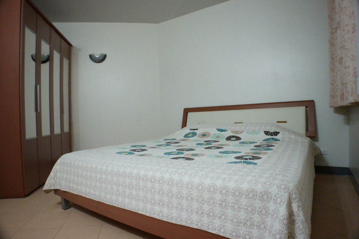 Condo for rent, Supalai Park, Phahonyothin 24, next to the green train, large room, ready to move in