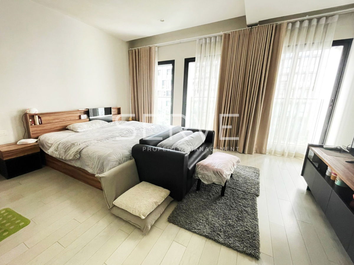 Studio with Partition North side Perfect Location BTS Phloen Chit at Noble Ploenchit Condo / Condo For Rent