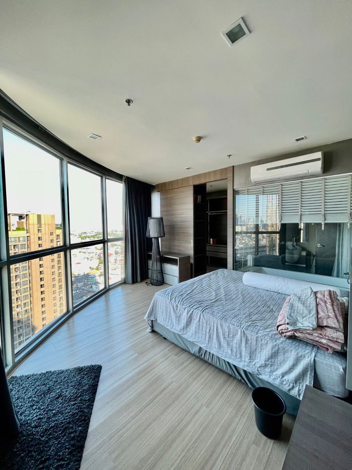 Skywalk Condominium for rent @ BTS Prakanong