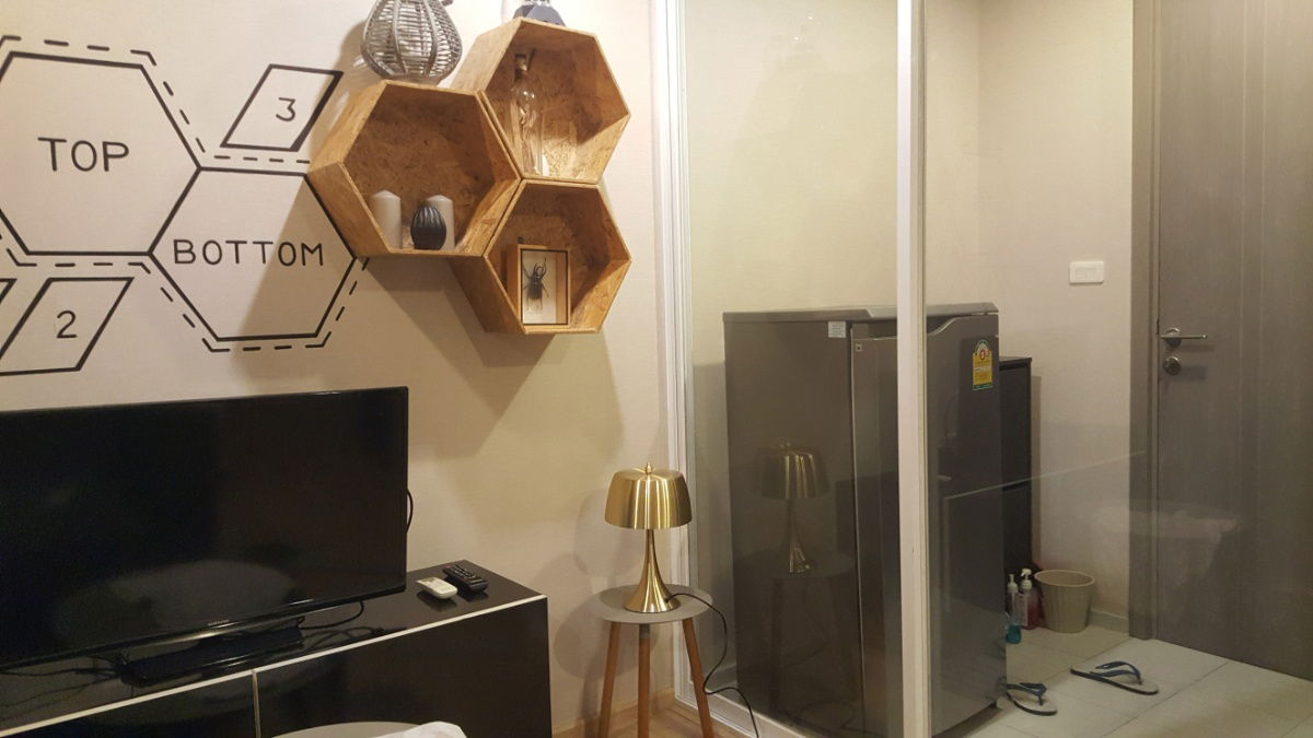 For Rent The Base Ramkhamhaeng Condo Studio room 31st. Floor 0869888099 Line ID : dhiradhn