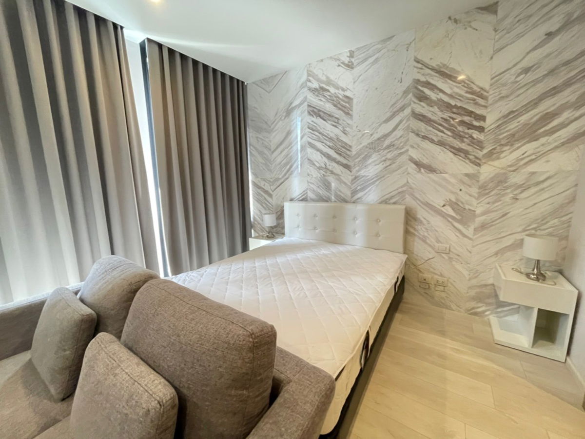 TS1002 Condo for rent Noble Ploenchit, beautiful room, fully furnished, has a washing machine, special price