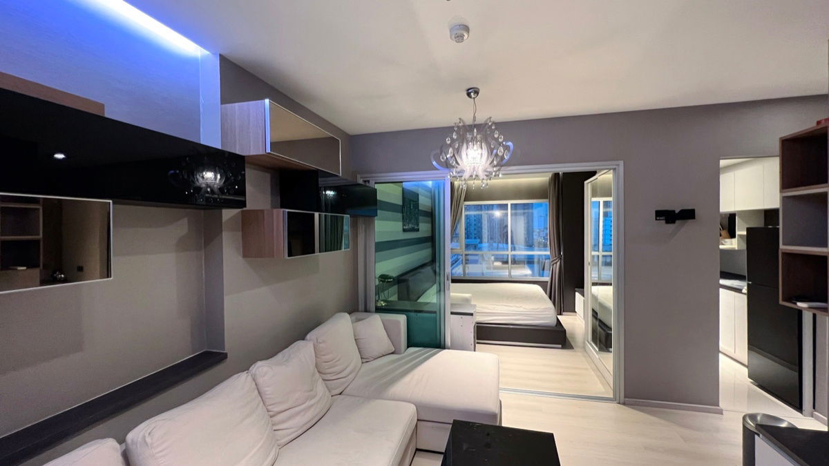 TY1019 Condo for rent Life Ratchadapisek, beautiful room, fully furnished, has a washing machine, special price