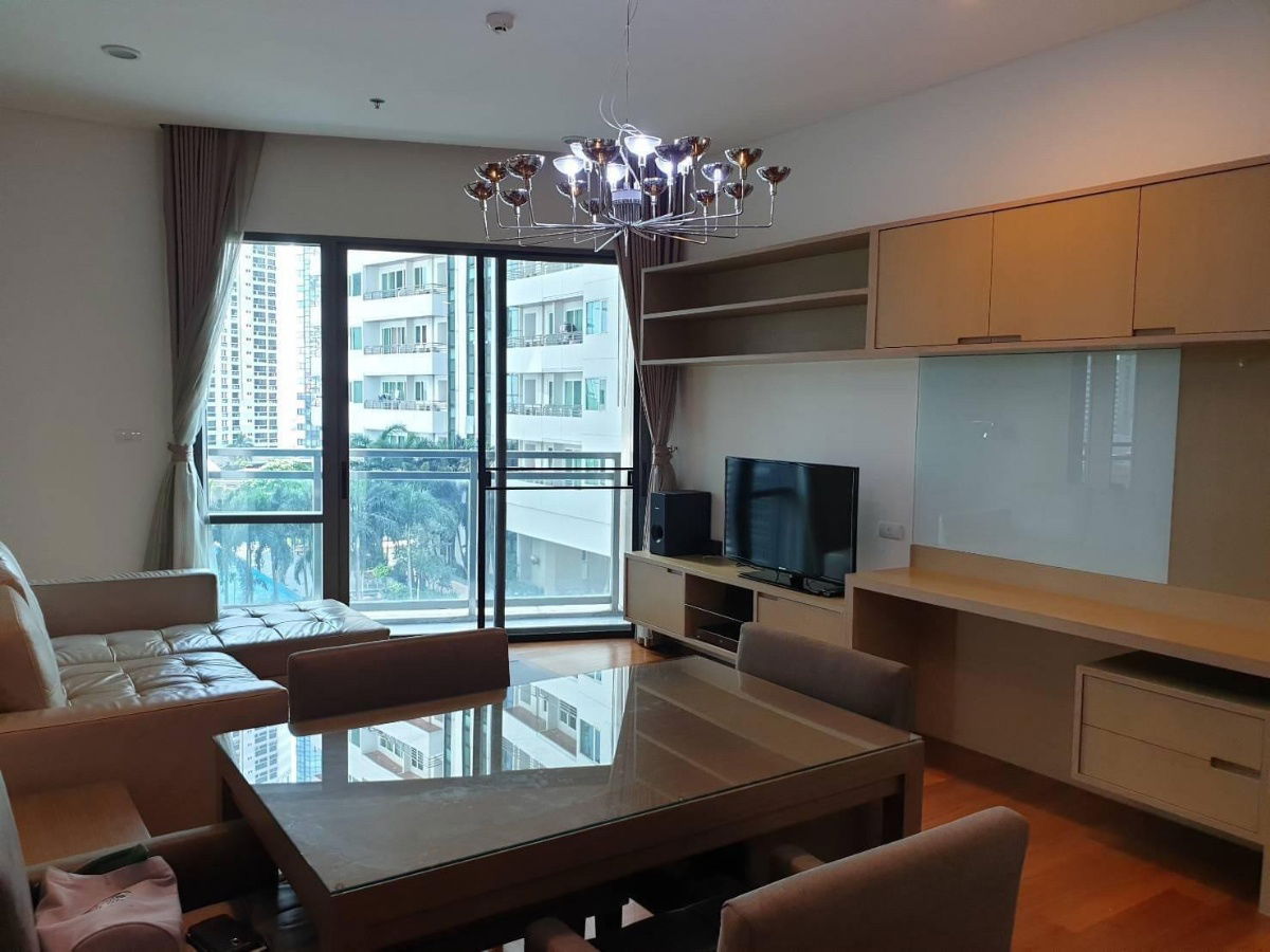 for rent Bright Condo. 1bed 67sqm. Line id: @pfagent