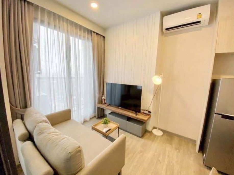 For rent: KEEN Condo Sriracha, new room, fully furnished, 31st floor, high, no buildings blocking the view.