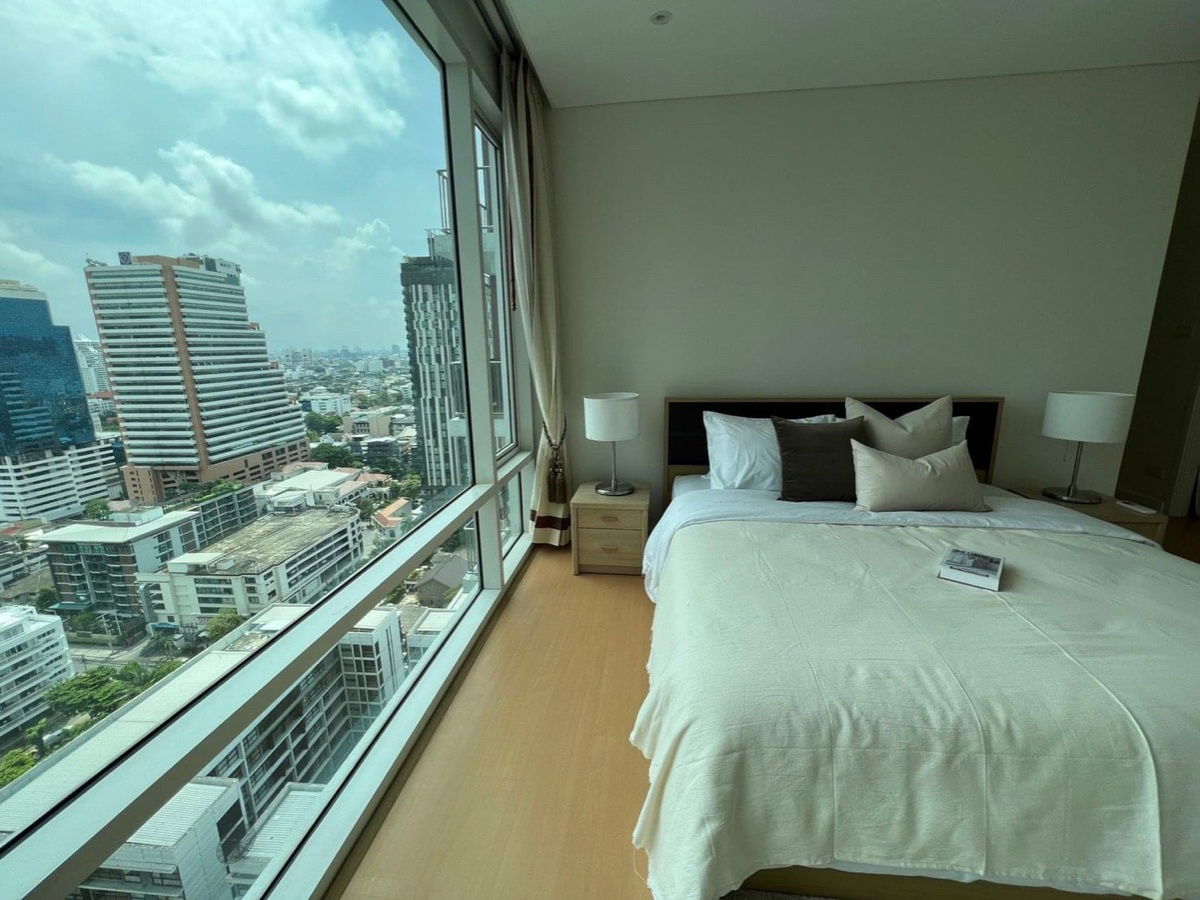 T1284 Condo for rent Fullerton Sukhumvit, beautiful room, fully furnished, has a washing machine, special price