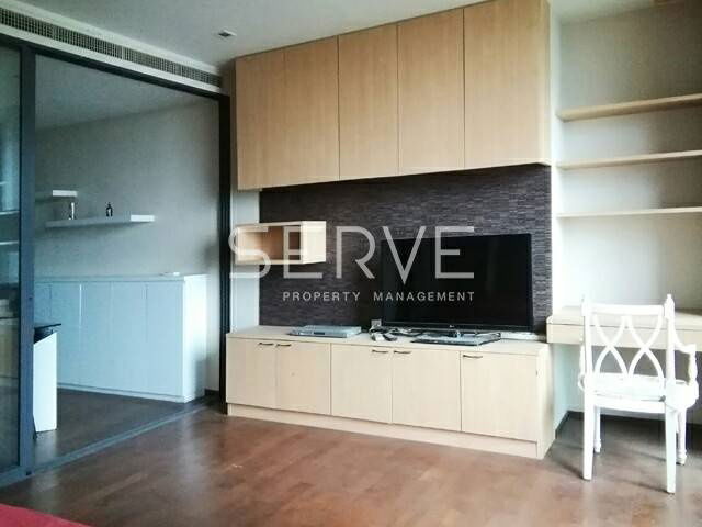 สตูดิโอพร้อมอ่างอาบน้ำ (ฉากกั้น) ทำเลเหมาะ ติด BTS ทองหล่อ ที่ โนเบิล รีมิกซ์ / คอนโดให้เช่า