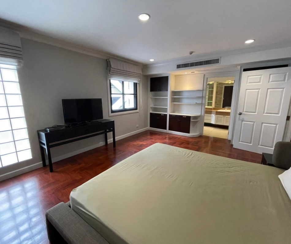 Tonson Court Eng 中 日 Please add LINE ID @806qphgn o8415o5483