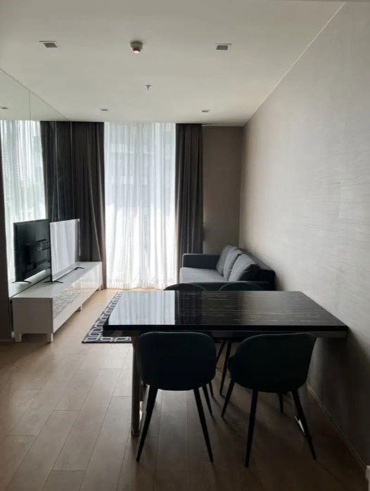 Condo Noble Around 33  corner room  5th floor   60 sqm