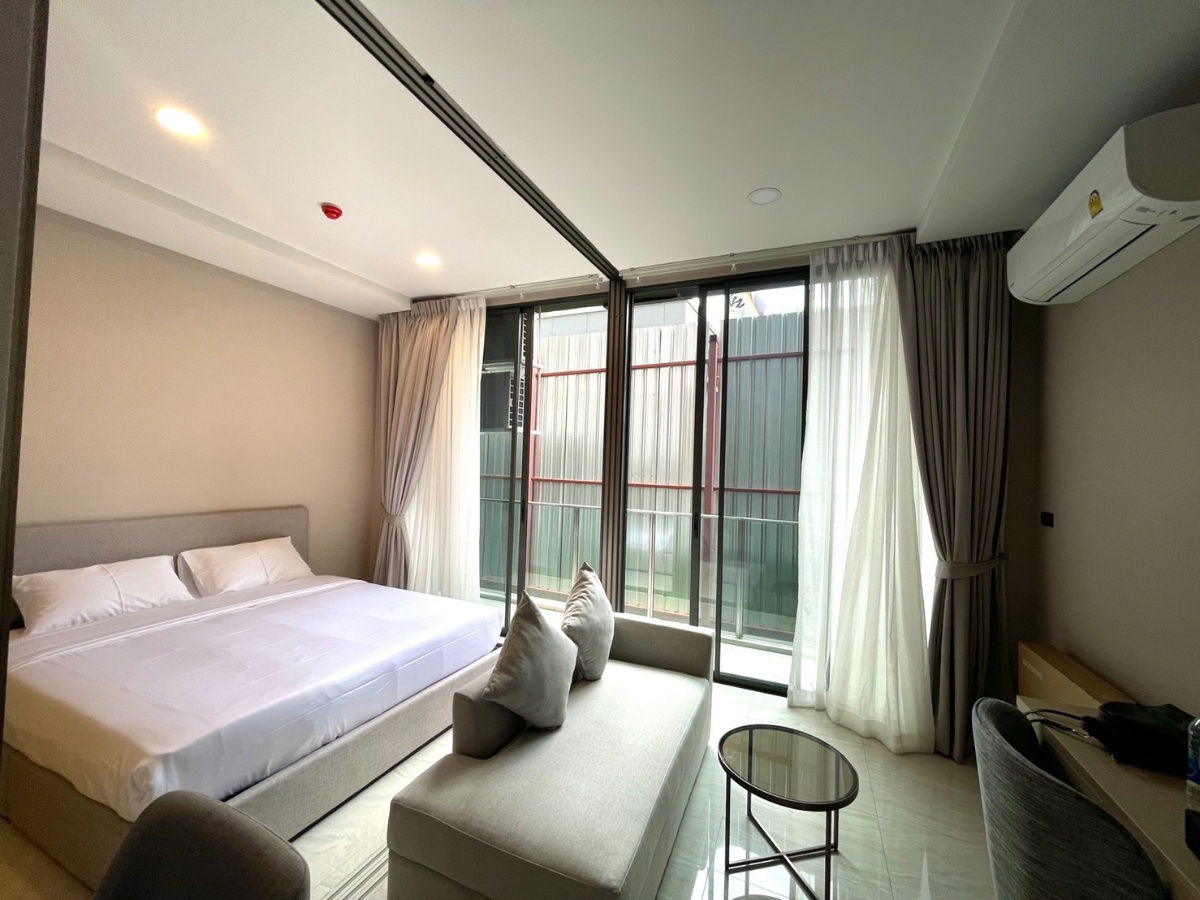 Condo For Rent!! Walden Asoke Condo