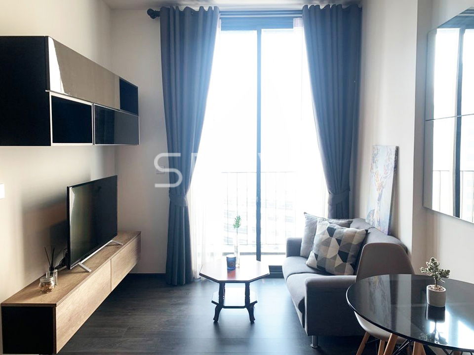 1 Bed High Fl. 15+ Good Location BTS Asok 250 m. & MRT Sukhumvit 200 m. at  Edge Sukhumvit 23 Condo / Condo For Rent