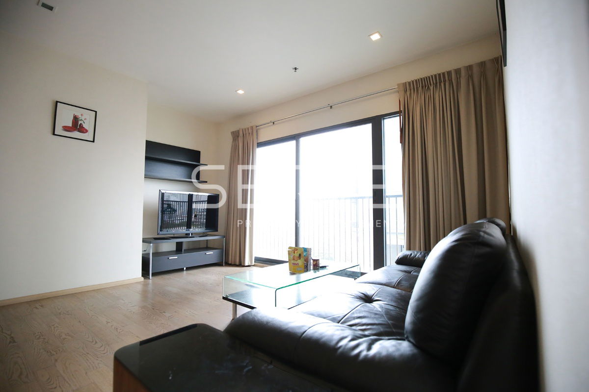 Corner unit 1 Bed with Bathtub Large Room Perfect Location BTS Thong Lo at Noble Remix Condo / For Rent