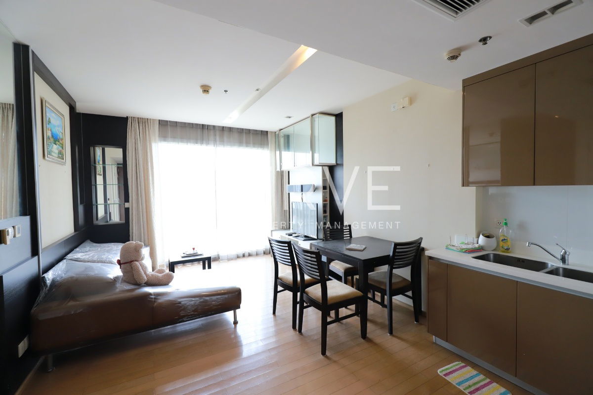 2 Beds 2 Baths with Bathtub High Fl. Good Location BTS Thong Lo 150 m. at Siri at Sukhumvit Condo / Condo For Rent