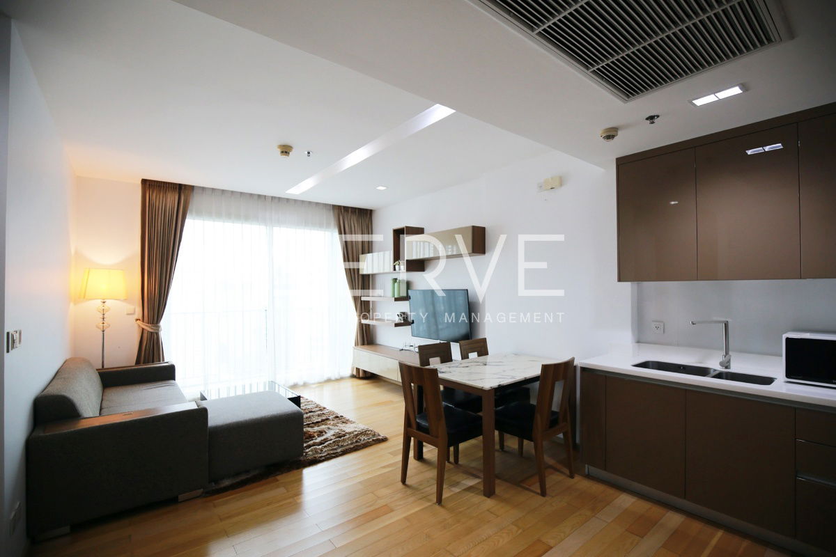 2 Beds 2 Baths with Bathtub Super High Fl. 30+ Nice View and Good Location BTS Thong Lo 150 m. at Siri at Sukhumvit Condo/ For Rent