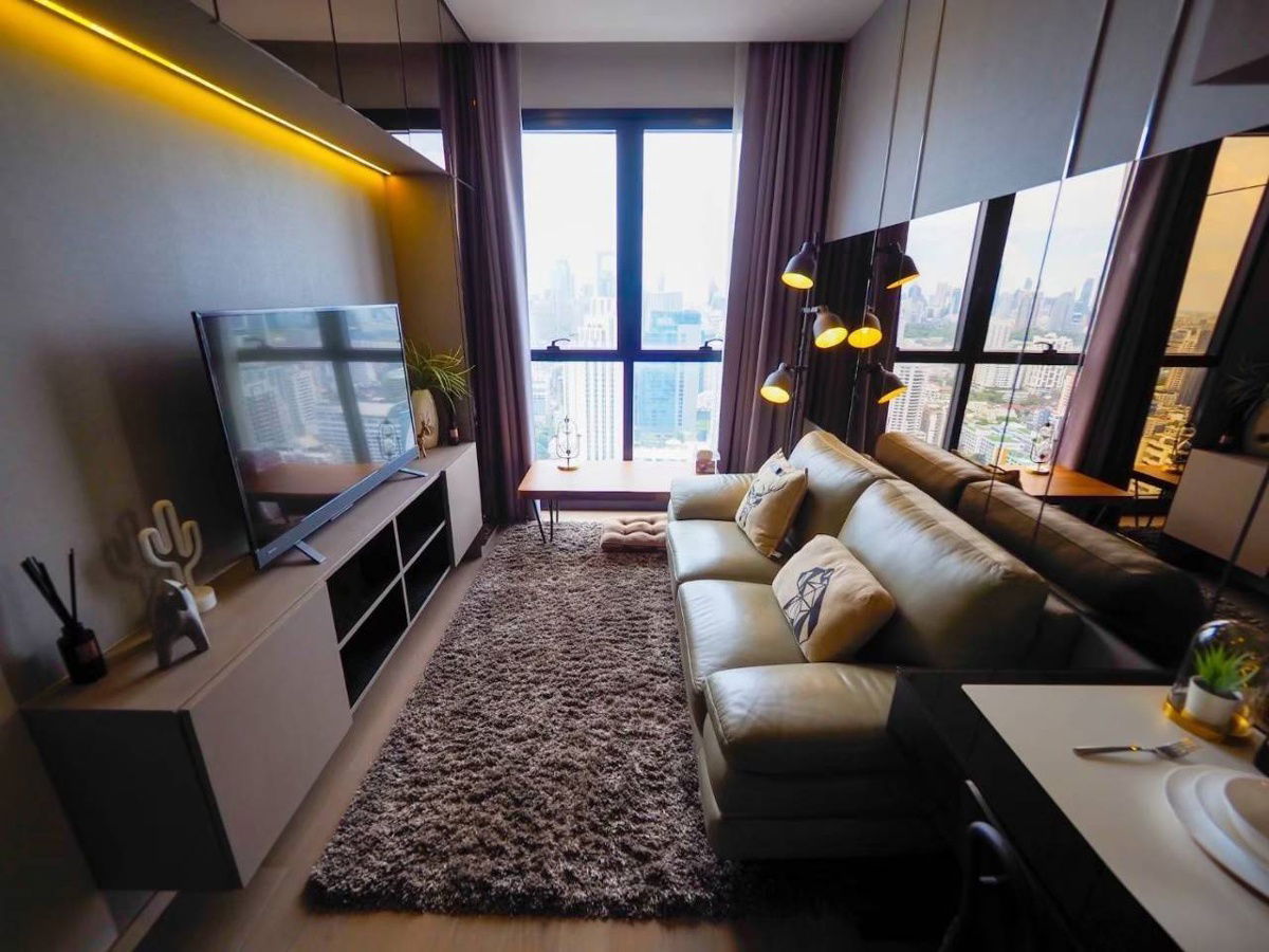 for rent Ashton Asoke. 1bed 32sqm. Line id: @pfagent