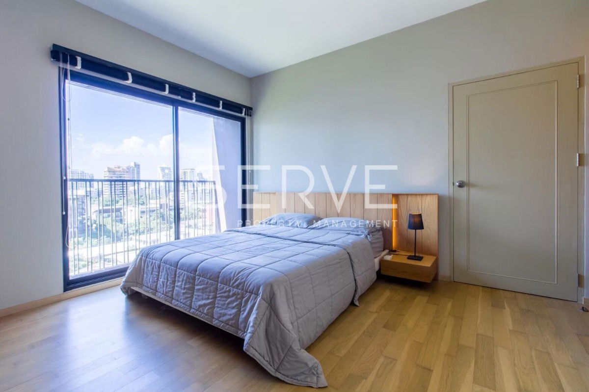 1 Bed with Bathtub fully furnished good location @BTS Ekkamai / Condo For Rent /At Noble Reveal