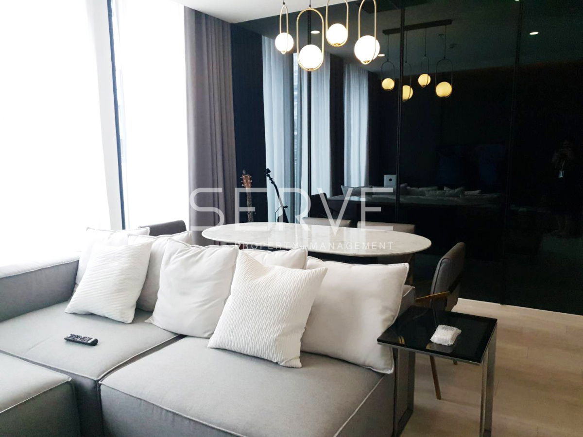 Modern Style Combine 1 Bed / 1 Working Room / 1 Living Room Corner unit Next to BTS Phloen Chit at Noble Ploenchit Condo / For Rent