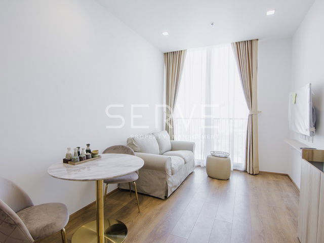 Bright Style 2 Beds with Bathtub High Fl. 10+ Close to BTS Phrom Phong and The Emporium at Noble BE33 Condo / For Rent