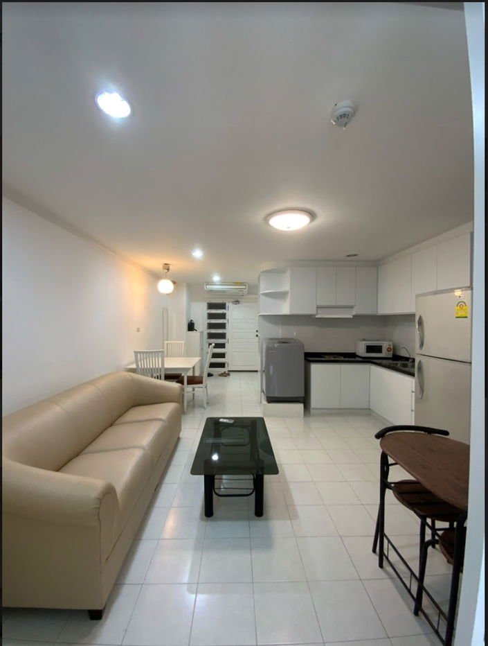 for rent Supalai Place. 1bed 50sqm. Line id: @pfagent