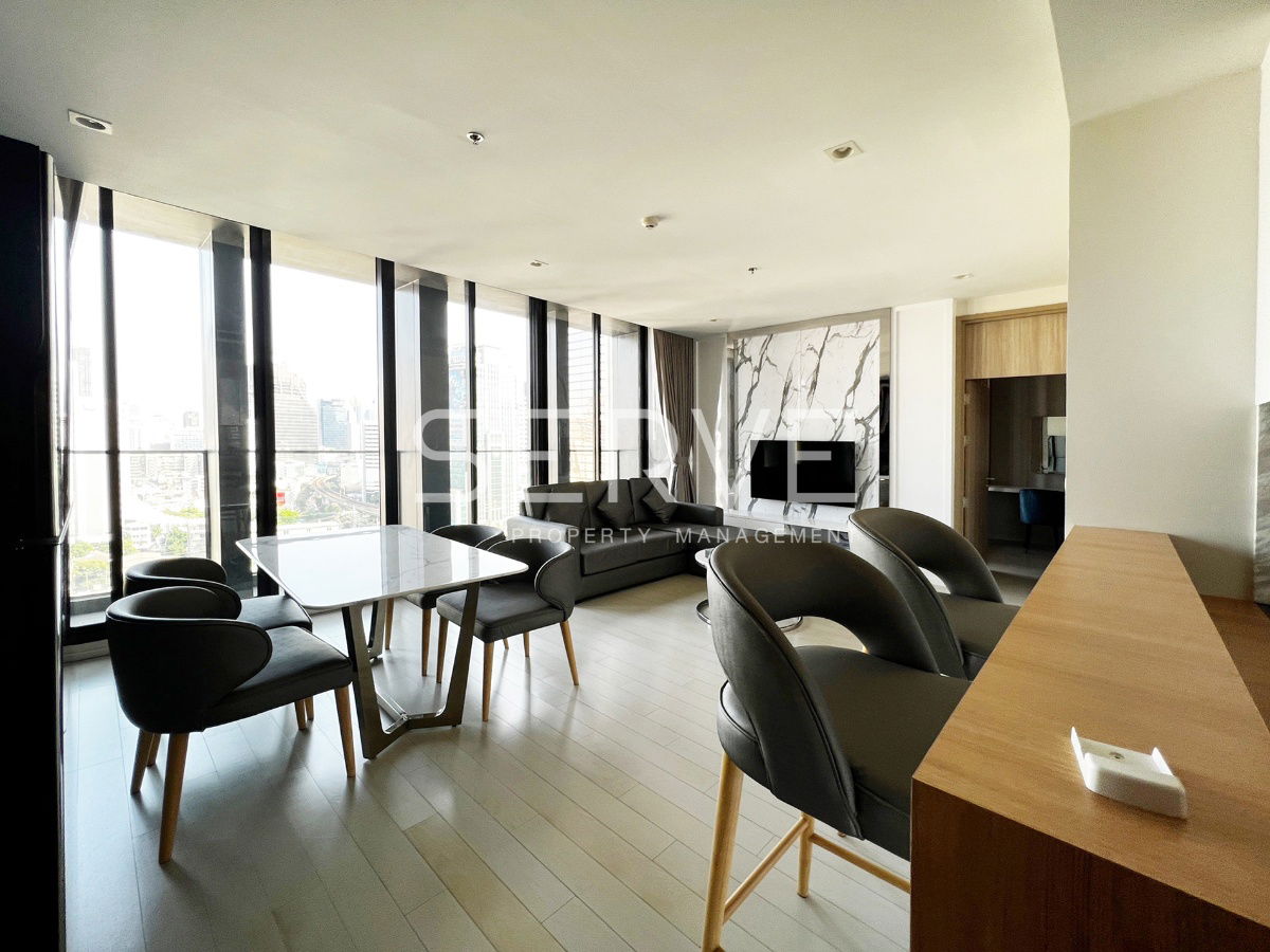 Combine 3 Beds 3 Baths (Bathtub) Perfect Location and Center Ploenchit Directly connecting to BTS at Noble Ploenchit Condo / For Rent