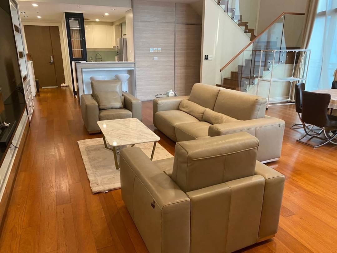 bright sukhumvit 24      Size 190 square meters  Duplex type