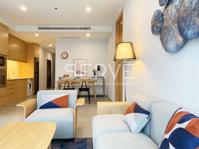 Corner unit 2 Beds 2 Baths with Bathtub Close to BTS Ekkamai station, 200 m.