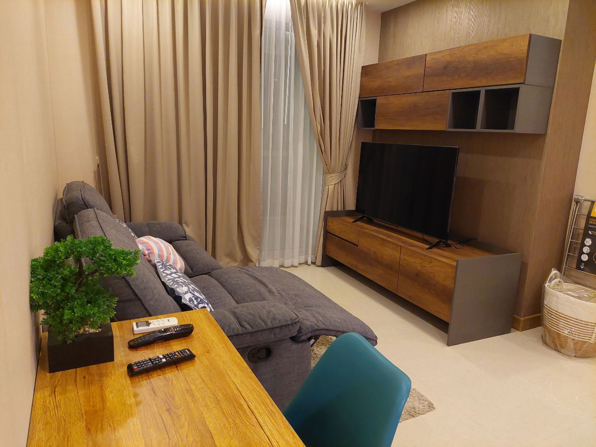 For Condo the Palm wongamat beach front 1 bed hight floor (S03-1262)