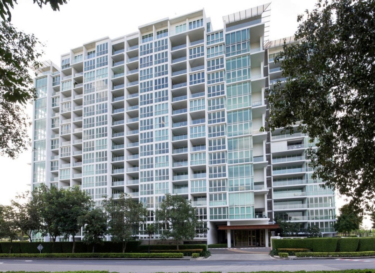 For rent, North Park Place, beautiful, ready to move in. If interested, contact Line.