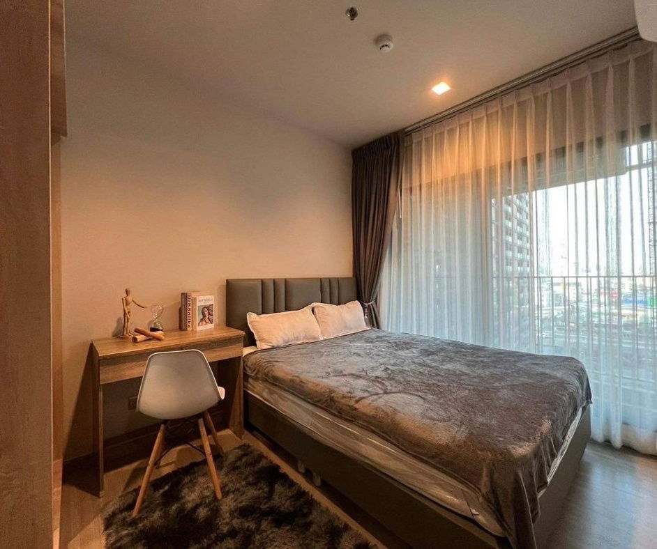 Life Asoke-Rama9 FOR RENT 2 Bed 1 bath LineID : @Rizzestate