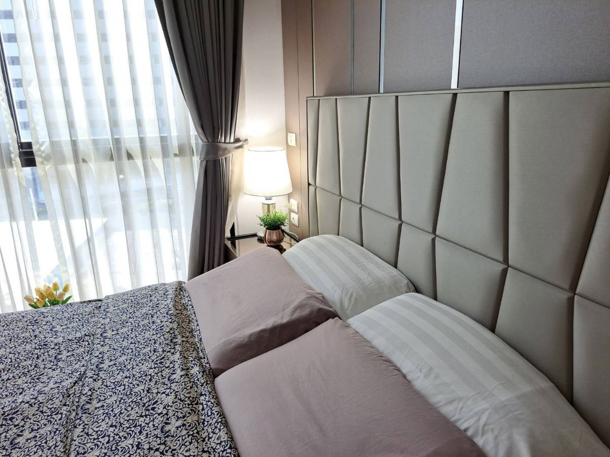 Condo For Rent Chateau In Town Ratchada 10  1B1B LineID : @Rizzestate (@ In front)