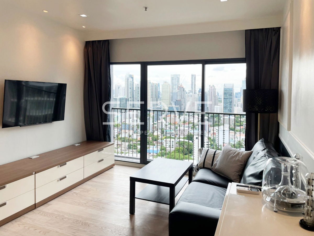 Corner Unit 1 Bed with Bathtub High Fl. Nice view & Perfect Location BTS Thong Lo At Condo Noble Remix / Condo For Rent